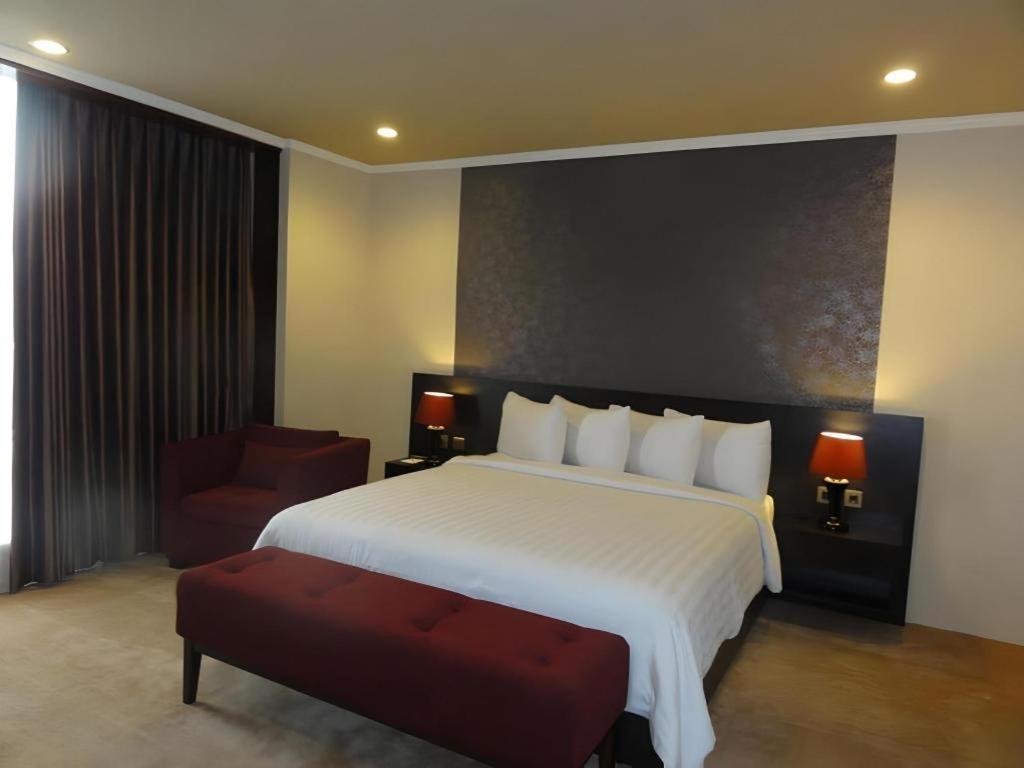 Hotel Regent's Park 3*